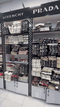 سلام عليكم 

عارضات محل كوزمتك للبيع كلهن الموجودات بالصور والفيديو عدد ٣  خمسة متر لكل وحده مع ارتفاع مترين وشوي تقريبا  

السعر مليونين ونص  وقابل للتفاوض

للاستفسار والتواصل الاتصال  للشاري فقط ع الرقم: ***********
