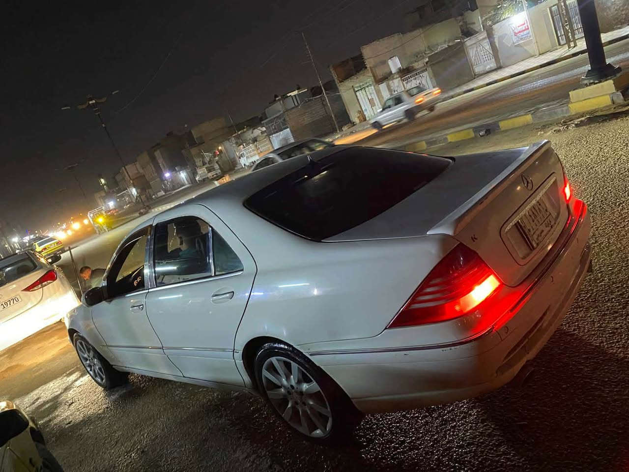 السلام عليكم
للمراوس مارسدس غواصه 2001 محرك s500 ٨ سلندر 
جوبلس عل بلاد كلها بدون حادث 
رقم كركوك شرط الوكاله 
فول مواصفات لارج فتحه كشنات جلد كهرباء جاهزه
مراوس حسب القناعه مكان بغداد 
***********
