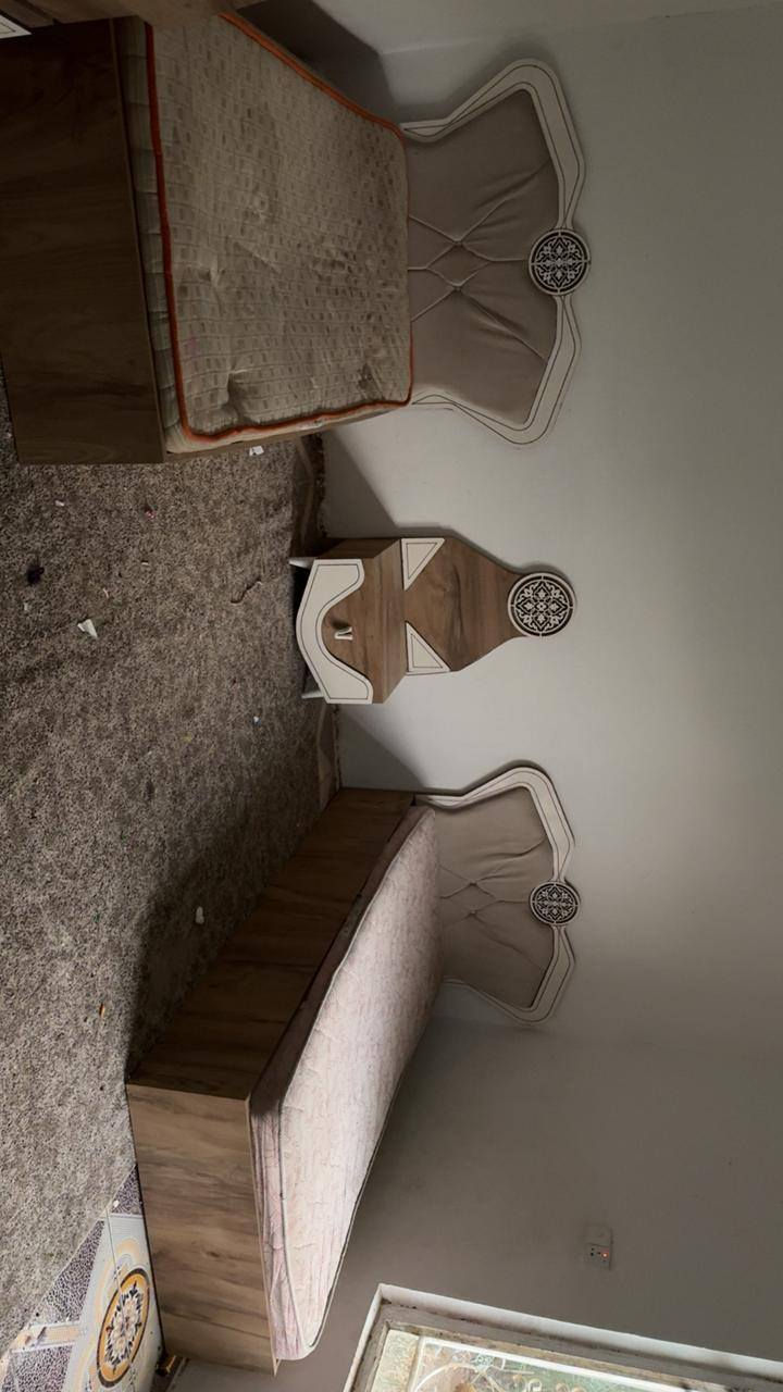 السلام عليكم مكلفة بالنشر عندي هاي الغرفه شبابي 6 قطع
3 جرابي وكنتور وميز مرايه وكومدي هيه والدواشك
المكان ناحية الوجيهية


**إذا كنت صاحب هذا الإعلان وتريد حذفه لأي سبب، رجاءا أرسل رسالة إلى الدعم الفني**