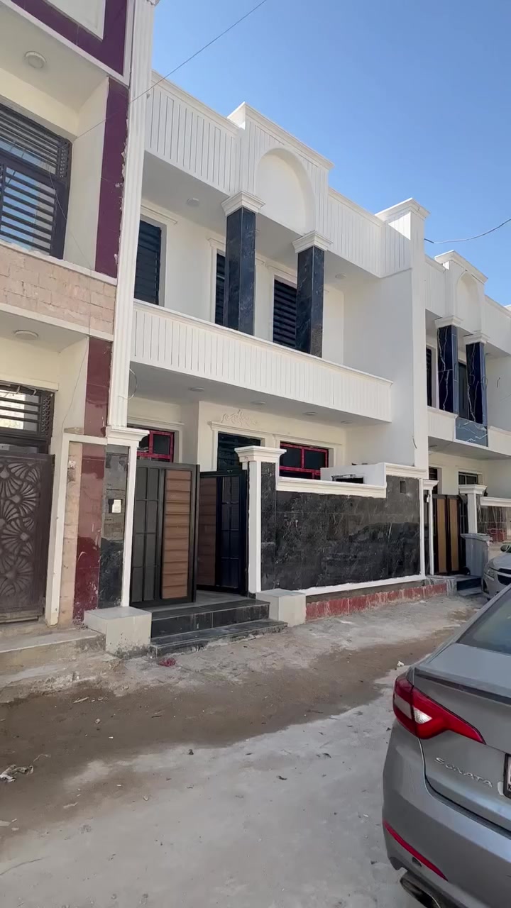 سلام عليكم
دار مساحة 120م 
لوجه 7ونص/نزال16 
يحتوي علئ مدخلين 
ستقبال+مطبخ. صاله. 
3غرف +صحيات3. 
📍الدورة البوعيثة _مجمع العدل. 
سعر 140مليون. بي مجال.  
للاستفسار ***********
