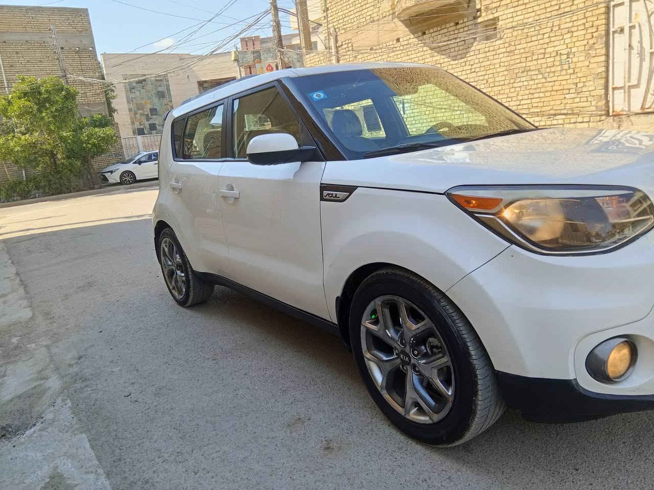 السلام عليكم كيه صول موديل 2018وارد امريكي صور الحادث منشورات السياره جديده وجاهزه  مكينه وكير وحداديه تبريد ثلج صدر تايرات جديد مكفولات رقم بغداد باسمي تحويل ثاني يوم العنوان بغداد الامين الرقم هاتف 📞 ***********السعر98💰بيه مجال شي بسيط
