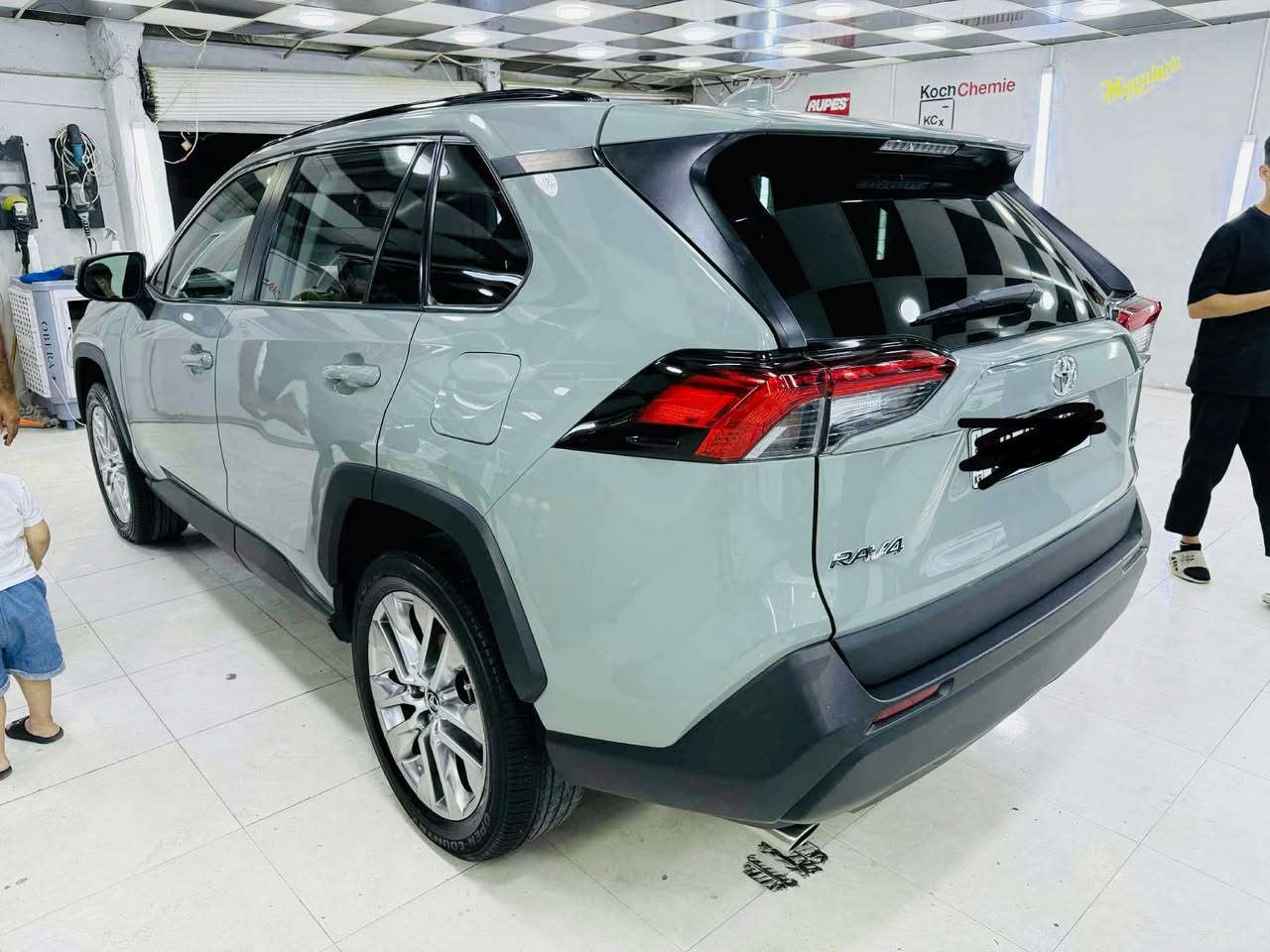 السلام عليكم تويوتا راف فور موديل 21 XLEفتحه تحكمات جنطه كهرباء توقف ذاتي اوتو ستوب اتو هولد داخل جلد لونين كهرباء وباقي المواصفات السعر ٢٤٠ للستفسار *********** كركوك, العراق
