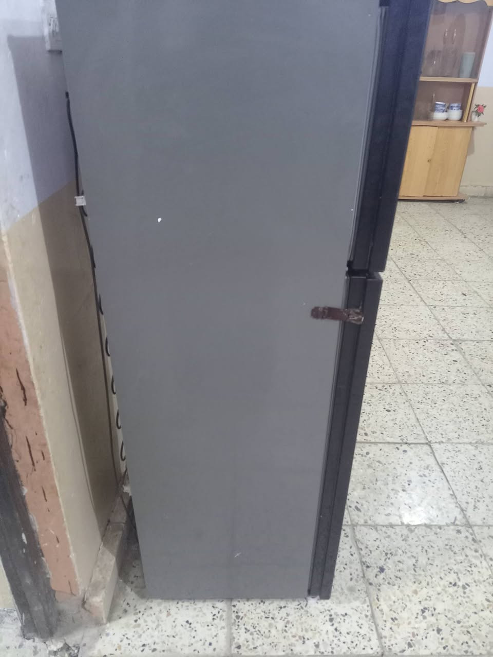 سلام عليكم ثلاجه للبيع شغاله ونضيفه كلش مكاني بغداد السعر ١٢٥ للاستفسار ***********
