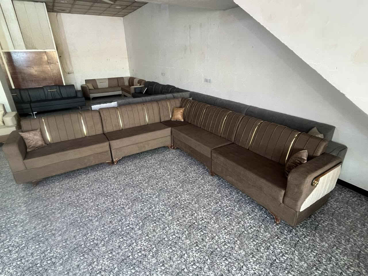 ⭕️ طقم ديوان 11 مقعد جديد  ضمان سعر 350 الف 🔥🔥🔥توصيل  مجاني داخل كربلاء 👇👇👇
للاستفسار اكثر الاتصال على الرقم 
📞***********(معرض بيروت) (واتساب) 
📍كربلاء حي العامل  شارع المستوصف _مقابل مركز فحص الوافدين 🔥
