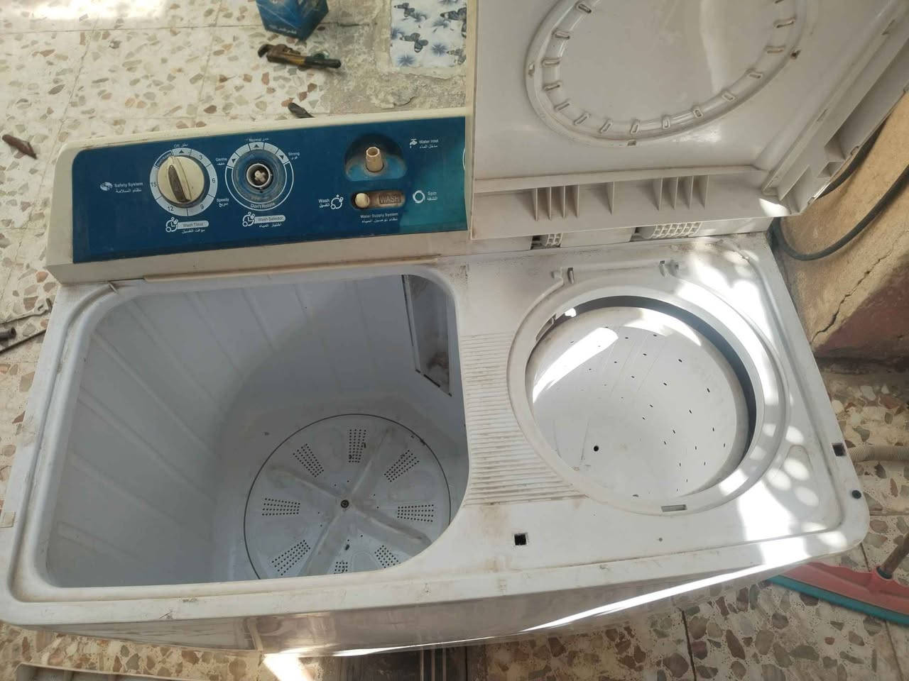 السلام عليكم غساله نضيفه للبيع شغاله غسل وتجفيف شرط ع الفحص حجمه 18كيلو سعره 65وبيه مجال مكان حله حي المهندسين للا استفسار *********** Singapore
