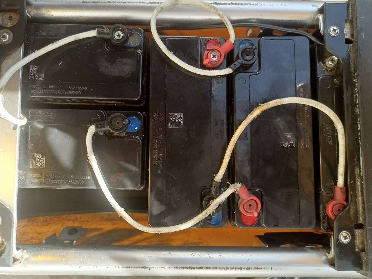 سلام عليكم
دراجة شحن حجم 20 (5) باتري للبيع 
الدراجة اخت الجديده اسخدام قليل
مواصفاتها ⬇️
بصمة تشغيل عن بعد + انذار سرقة 💯
شاشة ديجيتال ✅
بلوتوث سماعة صوت كلش حلو وواضح ✅
بيهه 3 سرع. ✅
تمشيك بل شحنه الوحده من 20KM_25KM🔥
منفذ شحن USB✅
ستاند مبايل ✅
شاحنة شحن سريع من شركة وينلي العالمية 🔥💯
سرعة 65 حقيقي 💯
لايت + اشاير كلشي شغال✅
عنواني مسيب متواجد فيس او واتساب 

***********
