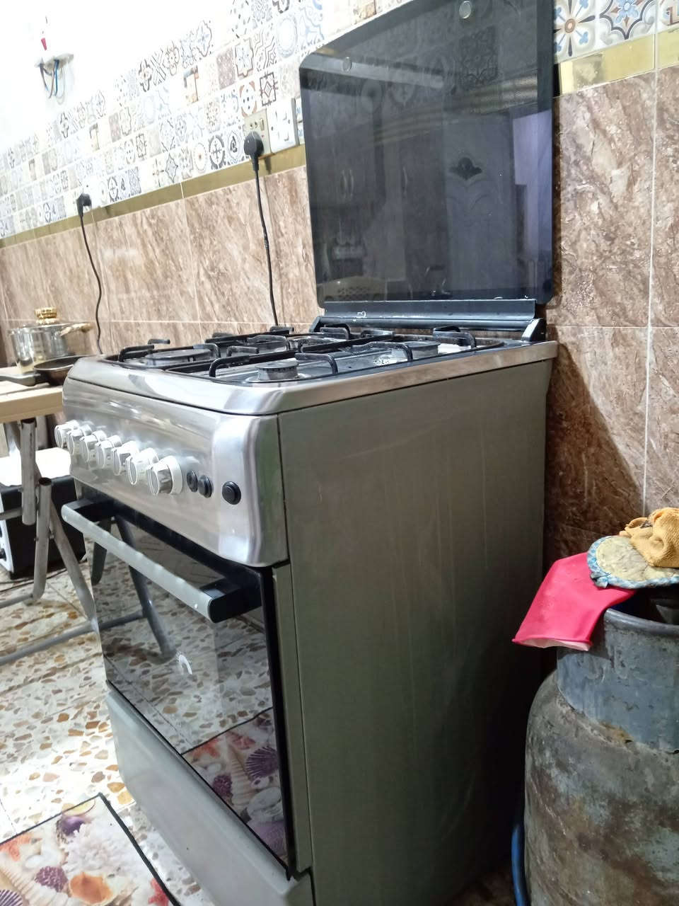 السلام عليكم للبيع طباخ ٤ مشاعل نظيف جدا نوعيه بوري السعر ٧٥ الف وبي مجال


**إذا كنت صاحب هذا الإعلان وتريد حذفه لأي سبب، رجاءا أرسل رسالة إلى الدعم الفني**