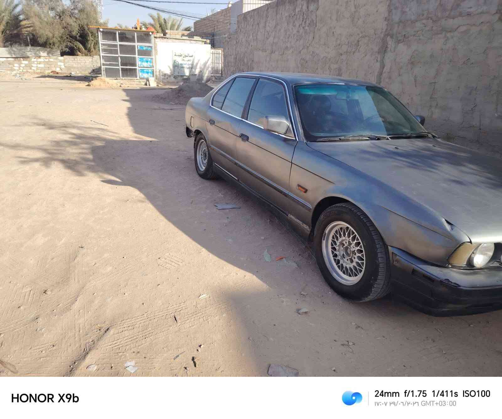سلام عليكم بي ام موديل 1989سياره مكفوله من الضربه صبغ جماليه كير محرك بلادي سنويه ل 2023 ابيع عن سرقه وعشائر سعر 30وبيها مجال 
لشراي يتصل ع رقم ***********
