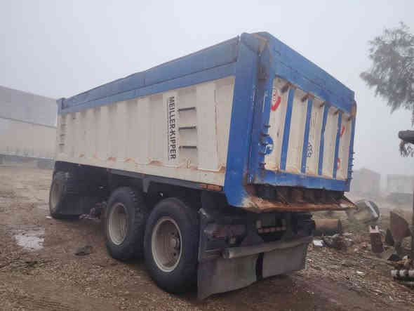 عربانه للبيع ذرعته ٢٠ متر بدون تعلاوه خفيفه مال كبان تخم تاير مكان ديالى رقم ***********
