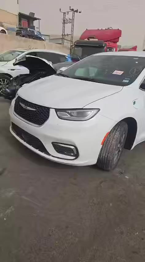 كرايسلر. باسفيكا. (((2025)))
محرك. 3600. V6. 
هايبرد.  (((بلك أن ))
مواصفات. تورنك. L 
حادثه. واضح. بالصور 
حاليا. داخل المنطقة الحرة ((الزرقاء)
جاهز. للشحن.  
مدة. وصول العراق 3 ايام. بعد الاتفاق 
السعر. 17500$ واقع حال  
بدون. كمرك.  بدون. تصليح 
السعر 19500$
واصل بغداد. لمن لديه. كتاب أعفاء شهداء 
*********** واتساب
