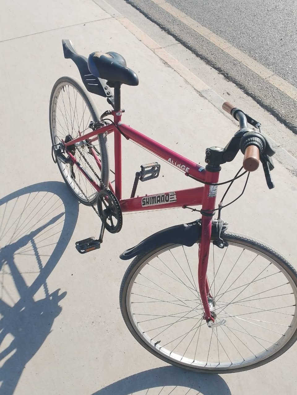 السلام عليكم للبيع بايسكل مال باله اصلي من شركه شامون كلو شغال ومابيه اي عواج بل وياله كير وبريكات كلو شغال وشركه السعر 90 مكاني موصل الجديده رقمي ***********وبيه وتساب هم
