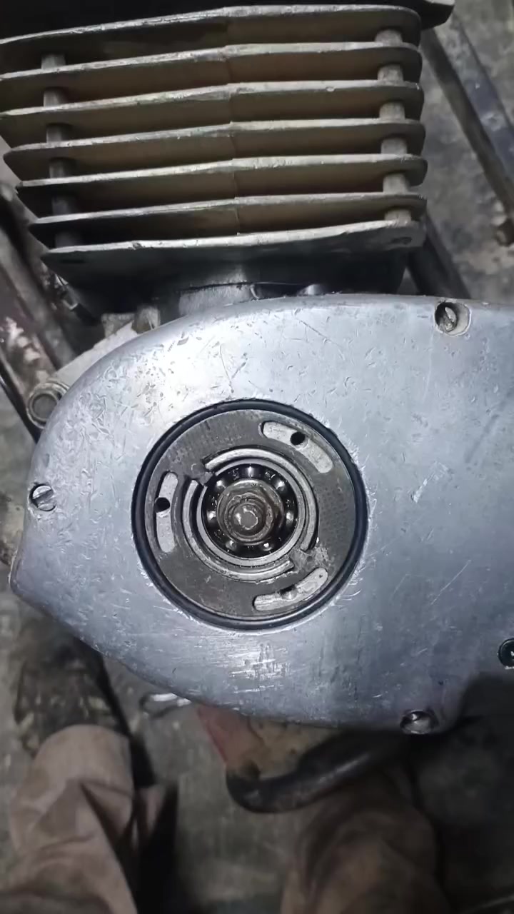 السلام عليكم مكينه ام. زد 81 للبيع للمهتمين فقط. شراي فقط اخوان كلشي كدام. العين سعر 500 الف مو شراي ما عجبك اعبر منشور رقم تلفوني بي. واتساب ***********
المكينه مشدوده تجي تطلع تراي قبل لا تشتري
