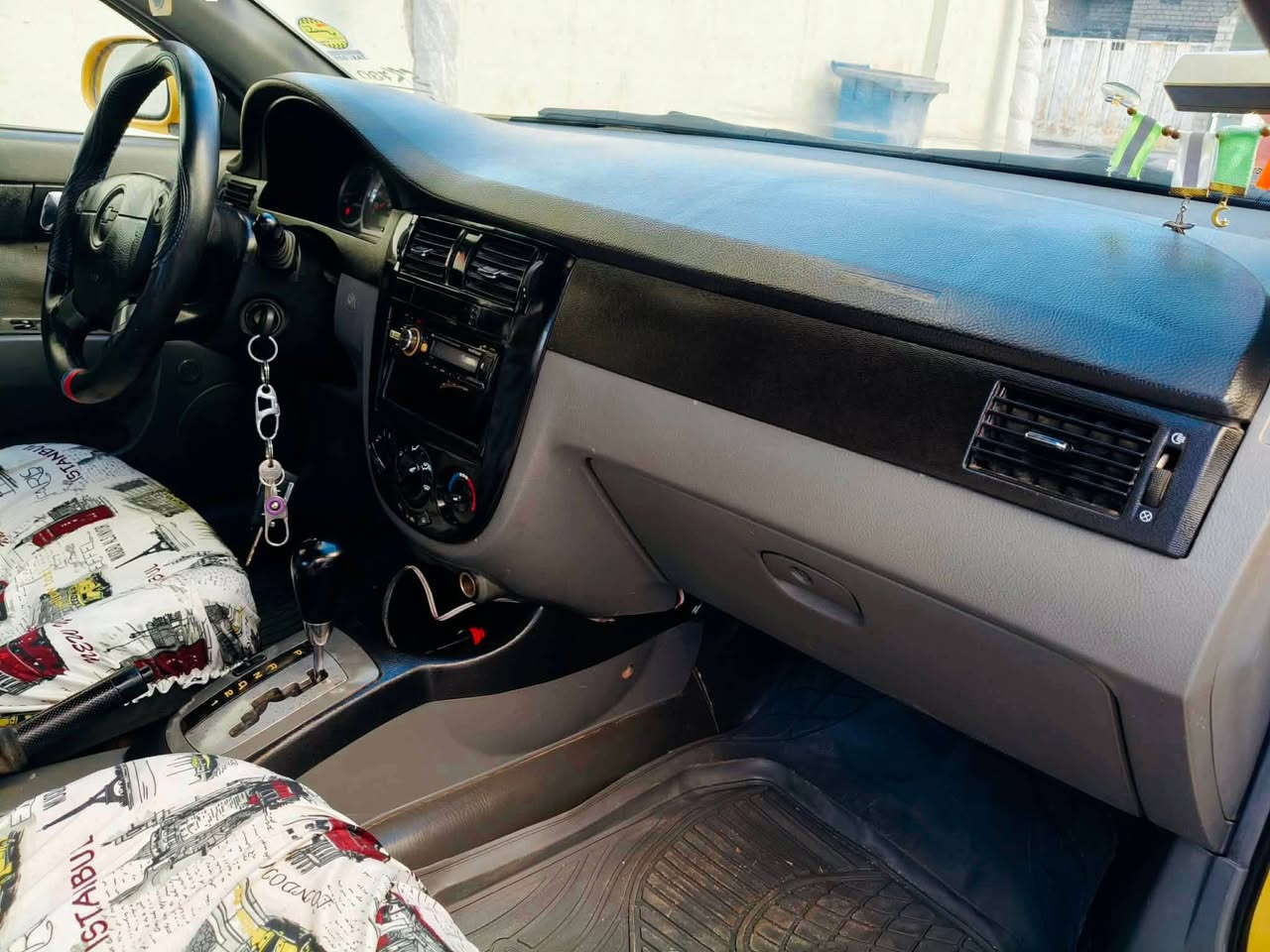 اوبترى ٢٠١١لبيع السعر ٧٥ مجال قليل
مكان السياره بغداد سياره جاهزه ومتصرف فلس عليها مالةجناي 
***********
