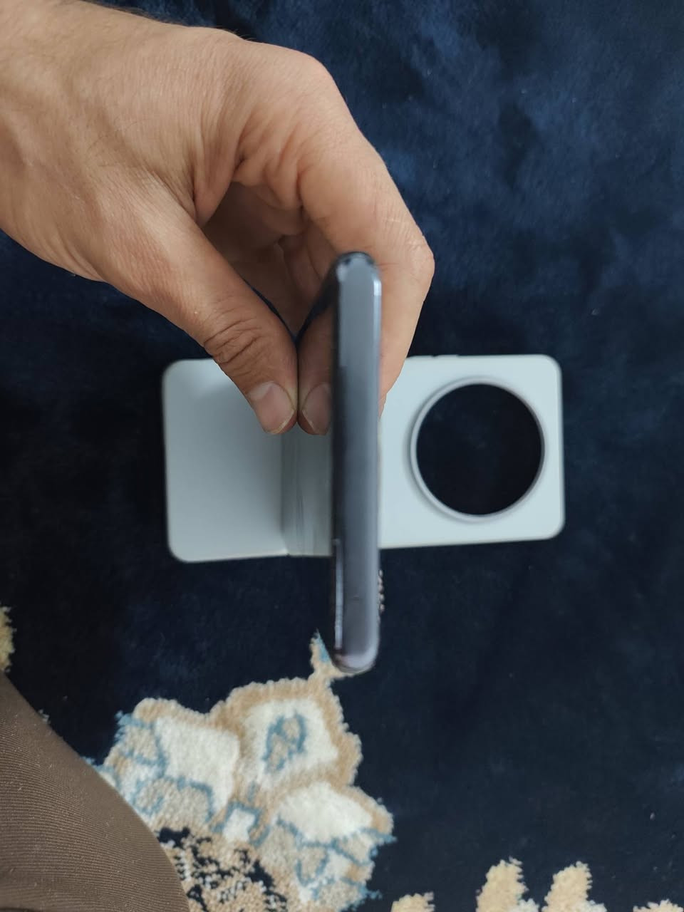 السلام عليكم… البيع نقد فقط
هونر X9b.    للبيع 
الجهاز شرط مامفتوح. 
وضع شركه  . 
الذاكرة/256.   رام/12. 
السعر/275    قفل قفل 
***********
