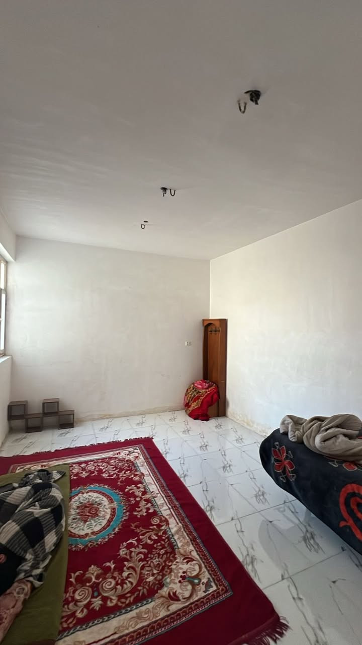 ملاحضه / العنده عقار 🏡#للبيــــــع ويريد يبيع  #دزونه كافت التفاصيل العقار مع ذكر السعر ورقم التلفون ☎️وان شاء الله باقرب وقت ينباع ان شاء الله 🤲❤️
————————————————————————

📍: يوفر #مكتب_الباسم_لعقار 
 دار لبيع في الزراعيه مساحه الدار ٢٥٠ متر 
ومقابيل الدار ساحه تشجير مساحه ٢٥٠ تابعه لدار …

📍: #محتويات الدار 
استقبال كبير و حولي ومطبخ كبير وغرف عدد ٢ طابق الاول 
وغرف عدد ٤ نوم في طابق الثاني وخدمات 
البيت يتكون من مدخلين 
————————————————————————-
سعر ٣٠٠ وبي مجال 

للأستفسار أكثر مراجعة مكتب 
#مكتب_الباسم_للمقاولات_العامه والاراضي الزاعي

عنوان المكتب📍 الشعب شارع صحه قرب جامع الحق 

بإدارة:/
محمد الدراجي: ***********
حسين دراجي : ***********
