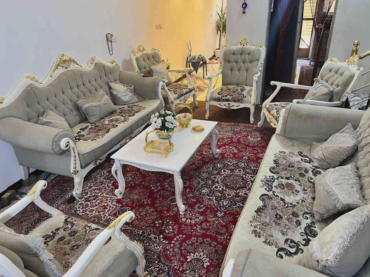 السلام عليكم تخم قنفات ١٠ مقاعد مديل ٢٤ حاله جيده جدا
السعر ٧٥٠ وقابل للتفاوض العنوان بغداد 
***********
***********
