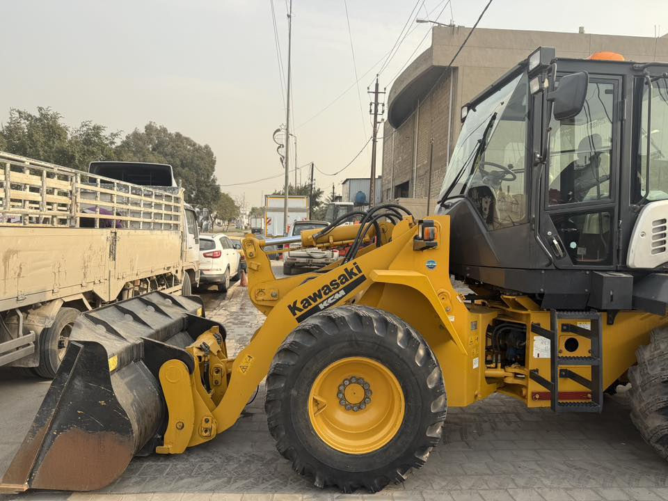 شفل كاوسكي Z760 
وارد يابان
 مشتغل 7000 ساعه 
موديل 2021 
لون بلادي 
دخول جديد نضيف جداً 
بغداد شارع الضلال ***********
