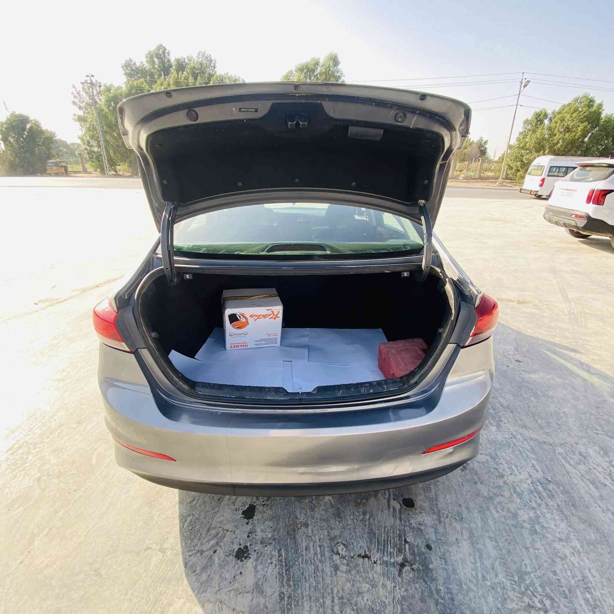 السلام عليكم النترا 2018 سياره جديده خير من الله رقم بغداد سنويه 2031 رقم إنكليزي تبديل جاملغ وبنيد فقط  تحكم ستيرن رادار شاشه جبيره كامره دواره 3 انضمه قيادة  كروز سرعه كير مكينه كفاله سياره جديده أينقص مابيه تحويل مباشر بيع او مراوس حسب القناعه
السعر 123 وبيه مجال بسيط 
هـ***********
