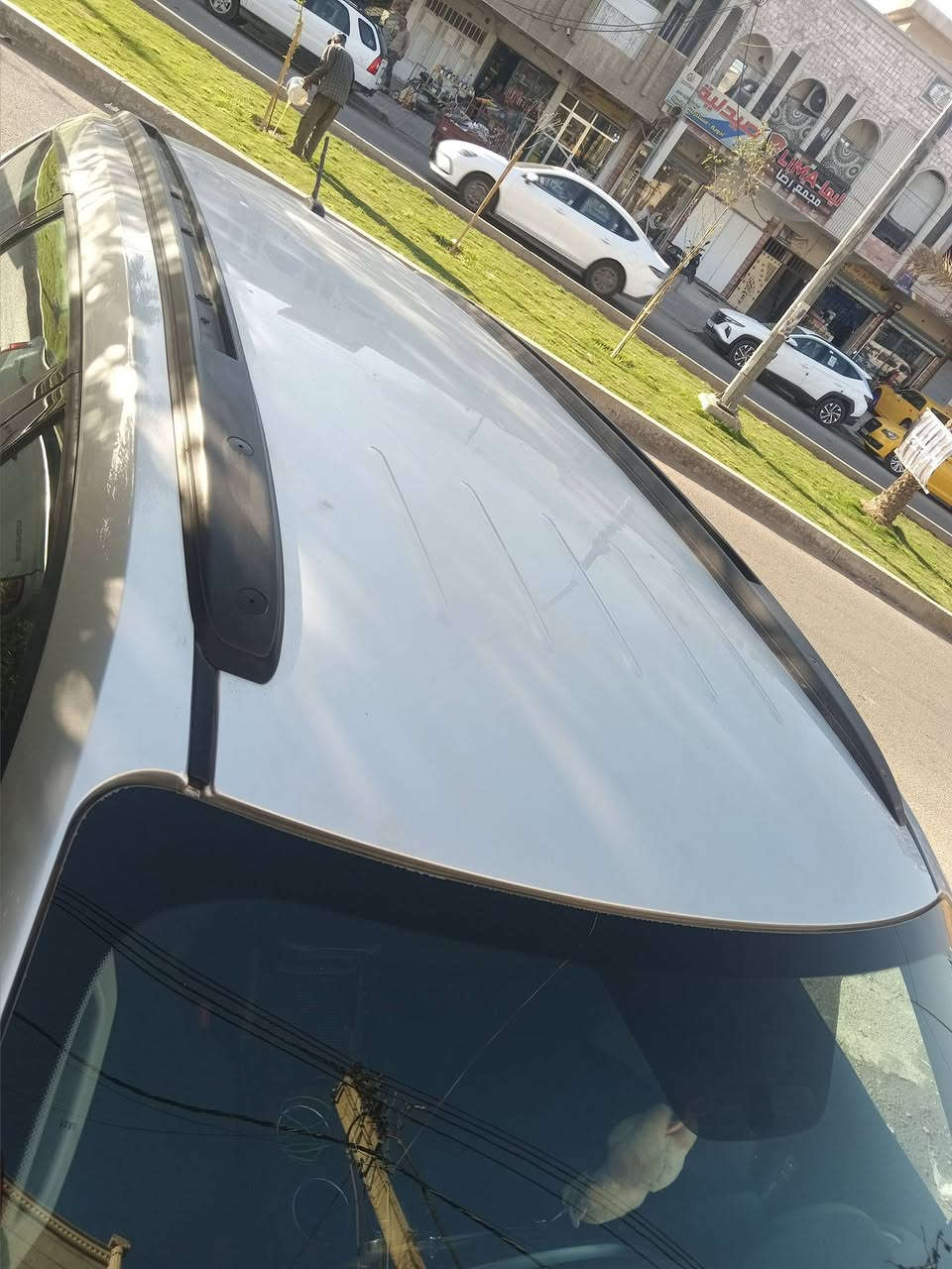 ألسلام عليكم ترافس موديل ٢٠١٣ كلين LT لون سلفر بيها شمعات صدر و كومبريسر تبريد وبيها طخه خفيفة بالجاملغ الخلفي مصلحة وما مصبوغة رقم بغداد التحويل مظمون مكان السيارة حي العامل السعر ٩٨ 
للإستفسار الاتصال بالرقم ***********
