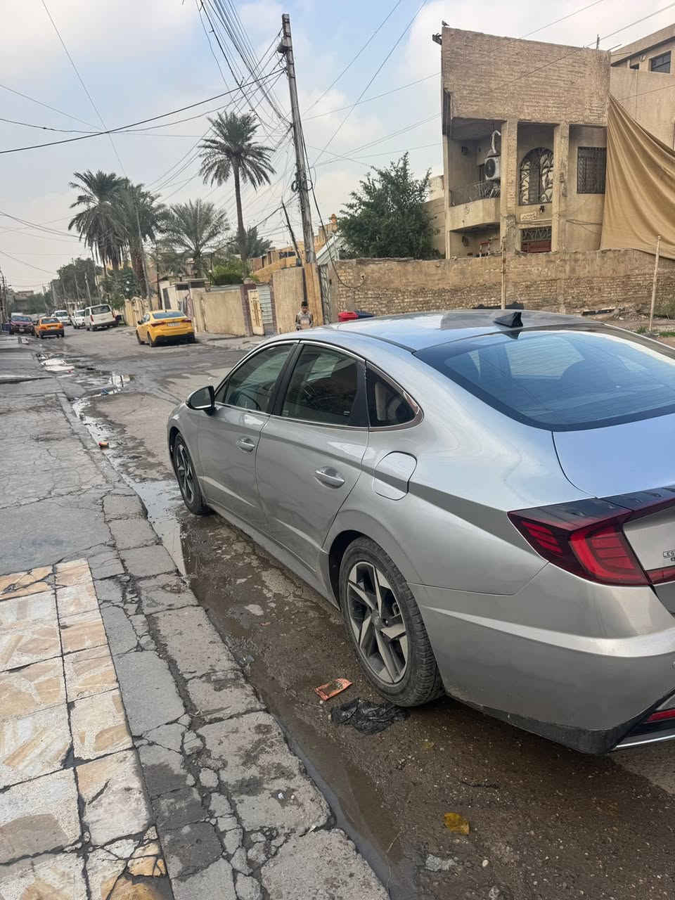 سوناتا 2023هايبرد للبيع سعر 168فول عدا الفتحة ماشية27ميل الحادث كما موضح بالصور للاستفسار ***********
