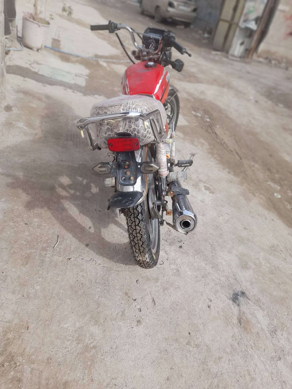 دراجه للبيع أيراني سيفان موديل 2019 نضيفة خير من الله بيهه تبخير قليل كلشي شغال بيهه سلف هندر بس باتري عوزهه سعرهه 300 و بيهه مجال تجي تشوف وبيك خير وتدلل مكاني بغداد شهداء لبياع ***********
