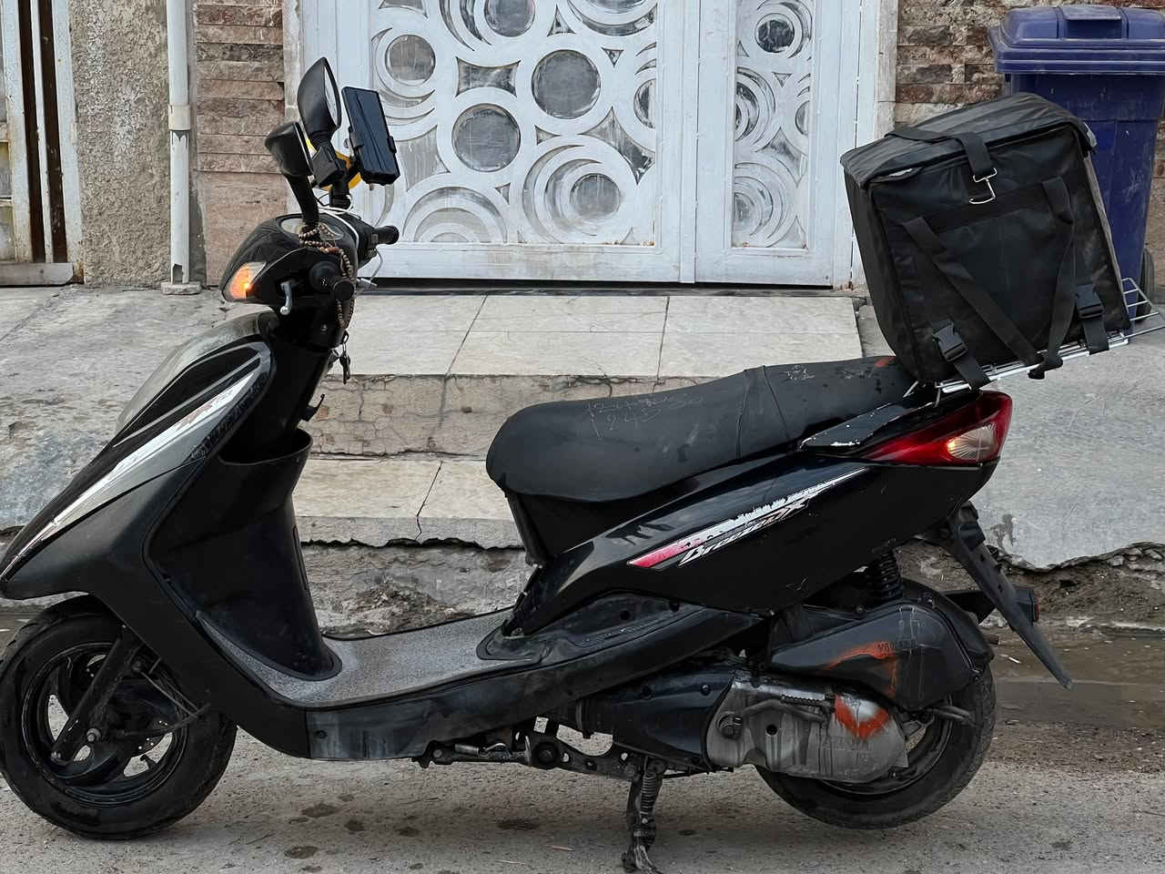 سلام عليكم شباب دراجه بريز رمبه نازله بشهر ٩ دراجه كامله مكمله كلشي شغال بيها شلعه معدل عارضها ب ٧٠٠ و بيها مجال

*********** بغداد
