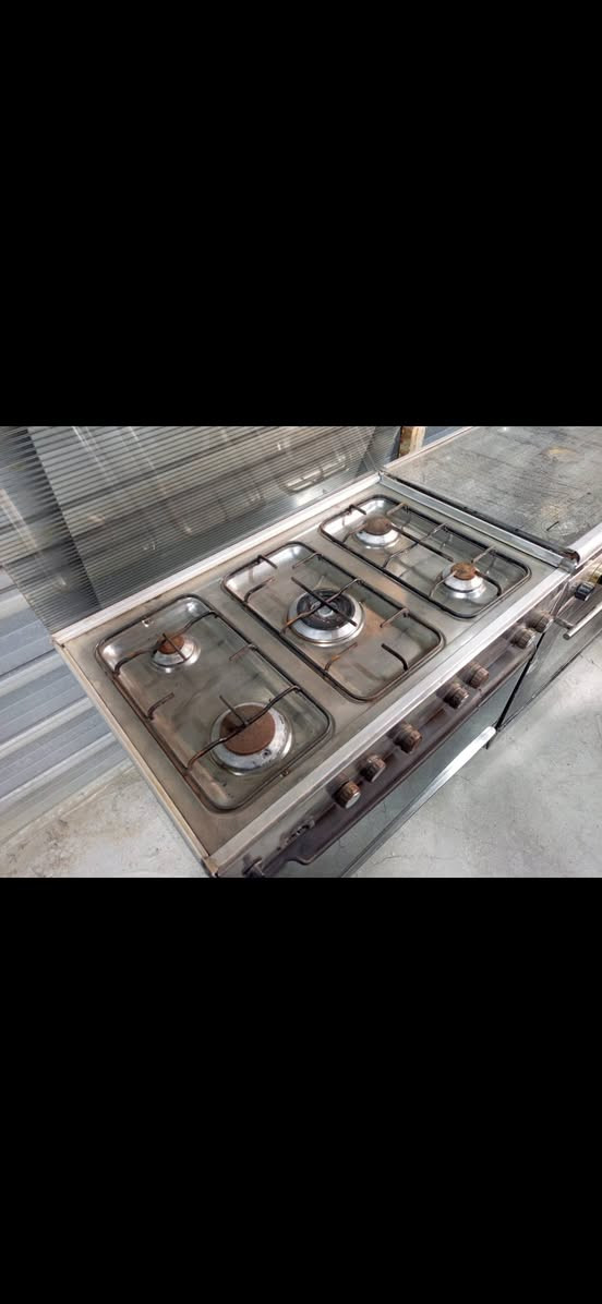 السلام عليكم ديمان حطاطه سعر 250 وبي مجال ديوان ثاني سعره 225 وبي مجال كنتور ابو ثلاث بيبان 125 طبابيخ على 225 ميز بلازما 50 وبي مجال طبلات 75 وبيهن مجال العنوان المدارس المرباك اسعار مناسبه مال تعزيله كله نظيف العنوان بالبلاروما بالمدان بسلمان واصل مجاني *********** ***********
