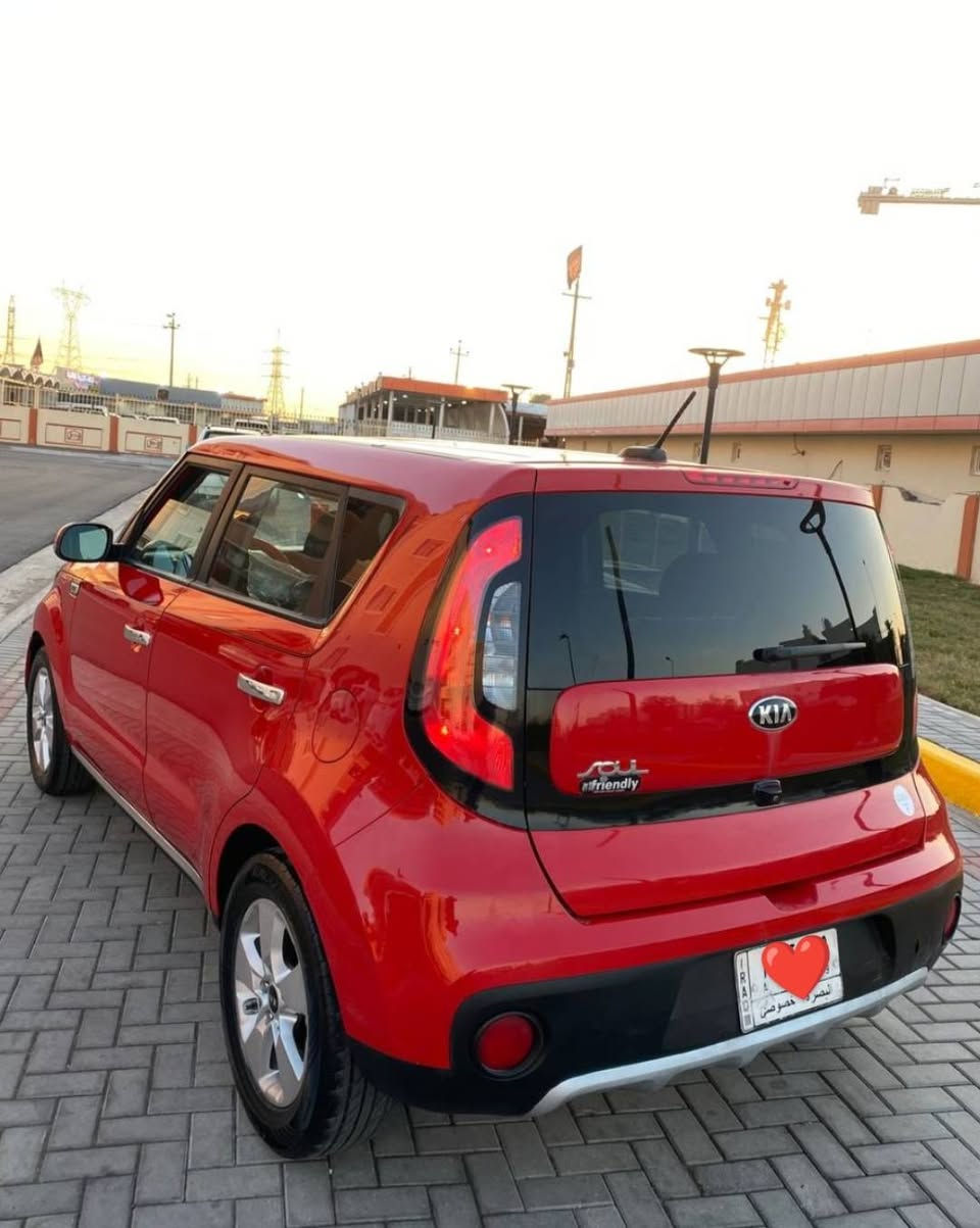 سلام عليكم 
كيا سول 2019 رقم بصره تحويل وارد امريكي بيها جاملغ بنيد فقط بدون دواخل باقي مكفوله مكينه 1600 ماشيه 49 حداديه وتخم تاير جديد كلش مكينه كير مكفوله موصفات شاشه كامره  بصمه تشغيل عن بعد حساسات تحكم  سعر 120 الاستفسار *********** البصرة, العراق
