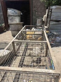 هلاسه و ميز عرض للبيع قيم وخذ تفحص وتاخذ عله الشغل