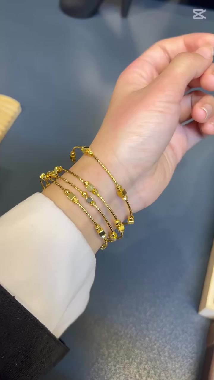 ✨ لمسة ذهب… تغيّر كل إطلالتك ✨

مناسبة للدوام ✨ الطلعات ✨ والمناسبات

💛 لون ذهبي ثابت
💛 أشكال ناعمة وتلبس مع كل ستايل
💛 خفيفة ومريحة باللبس

🚚 توصيل إلى جميع المحافظات
#تصميم_مستوحى_من_باندورا #إكسسوارات_فاخرة #أناقة_نسائية #mirva_accessories⁩


**إذا كنت صاحب هذا الإعلان وتريد حذفه لأي سبب، رجاءا أرسل رسالة إلى الدعم الفني**