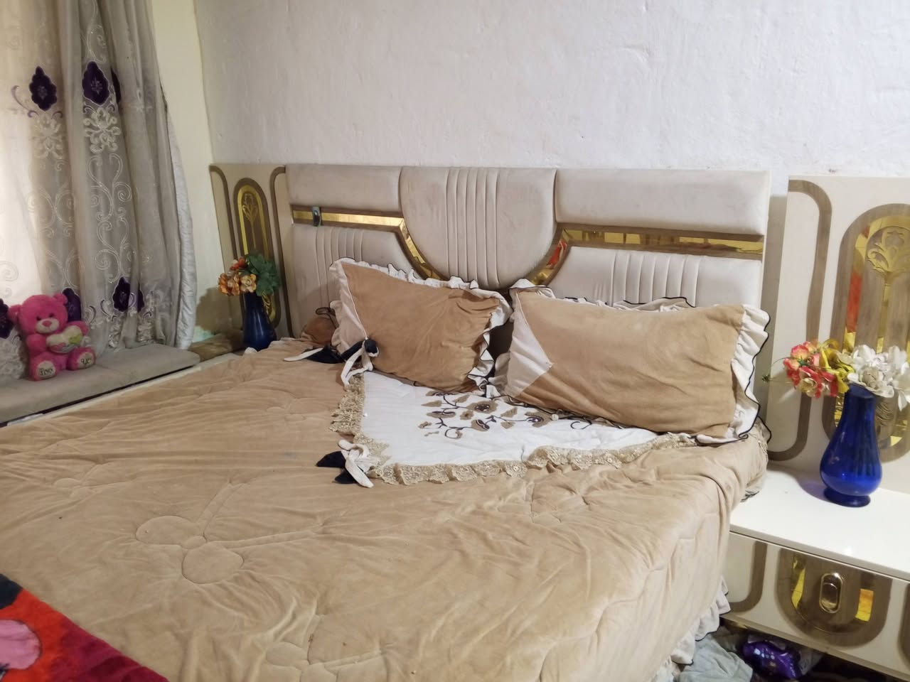 السلام عليكم غرفه للبيع العنوان بالسماوه رقم الهاتف *********** سعر 600
