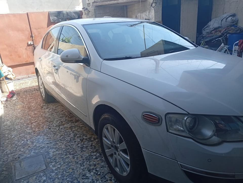 السلام عليكم فولكس واكن باسات موديل 2009 محرك 2000 تيربو tsi  كير عادي 6 كير من عده البك رقم بغداد بسمي بيها صبغ باب وجاملغ خلي مكاني بعقوبه مراوس او بيع السعر 65 وبيها مجال 
***********
