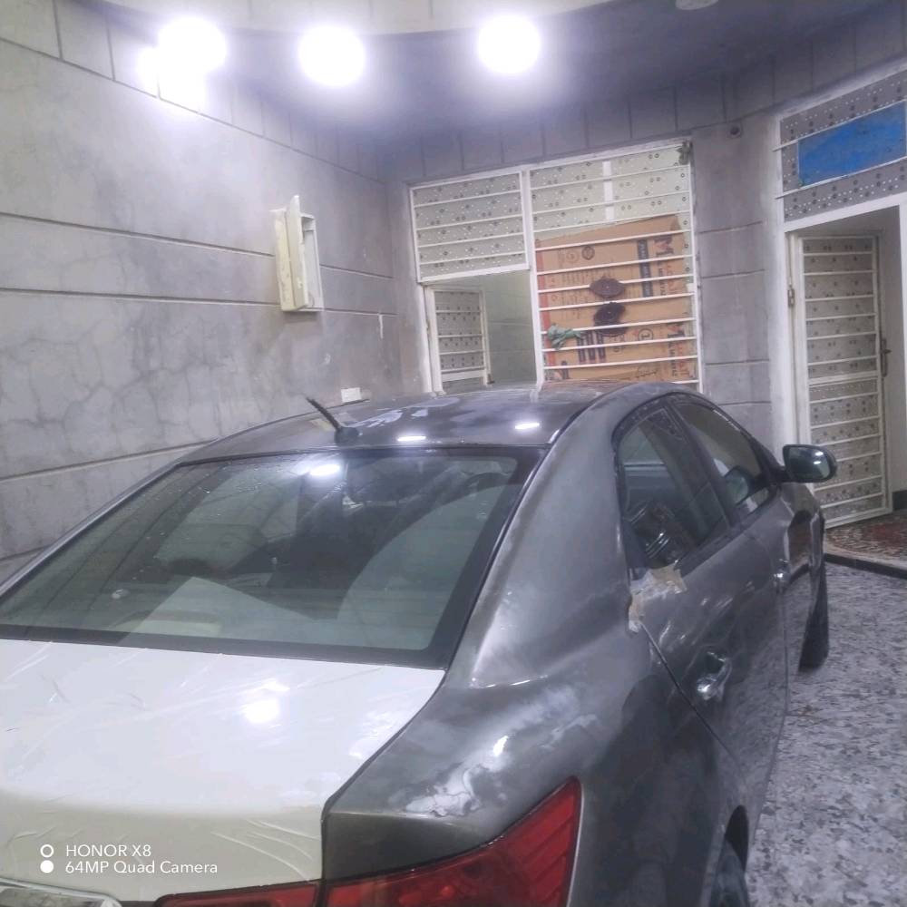 سيراتو ١١ كير محرك تبريد صدر حداديه تخم تاير جديد خير من الله
مصبوغه عام السعر ٦٥ وبيها مجال بسيط
ممكن تذكرلي شنو الموديل/الفئة بالضبط للسيراتو، وكم ماشية كيلو تقريباً؟: 
سيراتو ١١ 
وين موقع السيارة هسه؟ يعني بأي محافظة/منطقة حتى يسهّل على المشتري يوصلها؟: 
واسط العزيزية 
شنو وضع المكينة والجير بالتفصيل: السحب طبيعي، ما بيها رجة/تهريب/حرارة، لو أكو أي ملاحظة؟: 
كير محرك تبريد صدر حداديه تخم تاير 
إذا تحب، شنو سبب البيع وهل السعر نهائي لو أكو مجال بسيط أكثر؟: 
مجال بسيط اذا اكو مراوس توسان