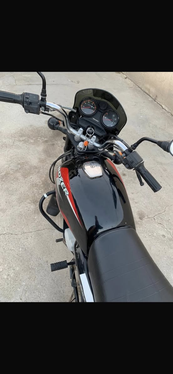 السلام عليكم 
دراجه بوكسر هندي موديل 21 الدراجة رقم بسمي تحويل ثاني يوم الدراجة نظيفة وكلشي ع البلاد السعر مليونين و250 وبيهة مجال مكان الدراجة البصرة السيبة اي استفسار ***********
