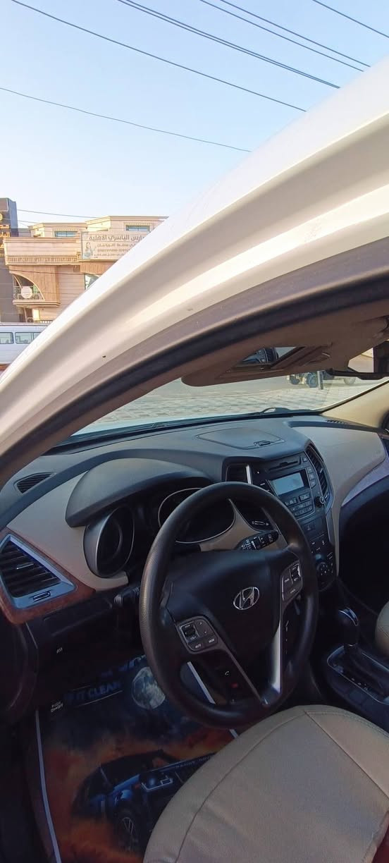 سلام عليكم.    للبيع فقط.  سنتافي 2014. 4سلندر 7راكب 3قطع تبريد ماشيه170 حقيقي 
رقم اربيل باسم شركه وكاله تحويل ماكو مشكلة 
السياره بيها ربع جاملغ مصبوغ امامي والباقي كفاله عامه من فتح وصبغ وتبديل كفاله عامه كير مكينه حداديه تبريد كفاله عامه السعر 137وبيها مجال قليل حك الجيه مكان السياره النجف للستفسار *********** النجف, العراق
