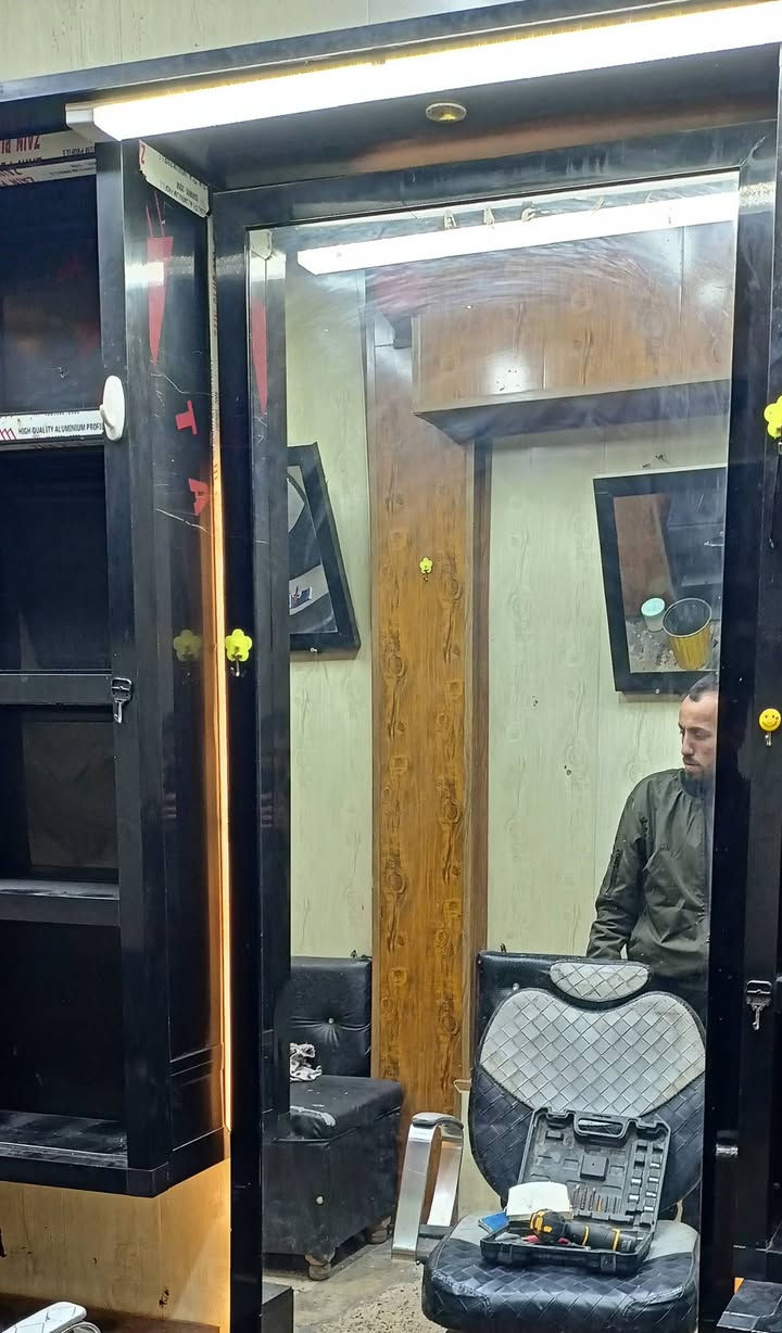 السلام عليكم
للبيع شلع مرايا المنيوم وكرسي سعر 325


**إذا كنت صاحب هذا الإعلان وتريد حذفه لأي سبب، رجاءا أرسل رسالة إلى الدعم الفني**