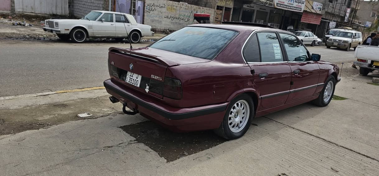 السلام عليكم
بي ام للبيع حجم 520
مكينه 20 فل 
كير اوتو 
وايرمنيه كلها شغاله قفل مركزي 
سياره جاهزه خارج وداخل 
ميعوزه اي شي 
فتحه سقف 
جامات كهرب 
رقم دولي بسمي شرط الوكاله والتحويل 
كابون بانزين بيها 
طخم تايرات جدد 
طخمها جديد 
عنوان موصل الأيسر 
#السعر50 وبيها مجال 
***********
