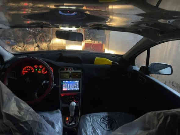 بيجو ٣٠٧ جاهزه فقط كير بي مشكله 
شاشه وكامره وسنترلوك وكهربائيات كلها شغاله 
سعرها ٣٠$ ومكانها بغداد العبيدي رقم بغداد 
*********** رجائا بس الشراي يخابر
