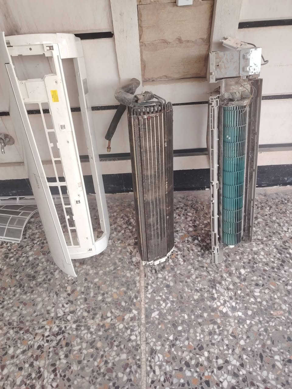 كادر شركة اليسر لصيانة أجهزة التبريد نصب وصيانه جميع انواع السبالت وادامة كامل للسبلت ماعليك بس تتصل واحنا نتوجة للبيت أو شركتك وموقع العمل الخاص بكم للاستفسار الاتصال على الرقم *********** أو مراسله الصفحة

