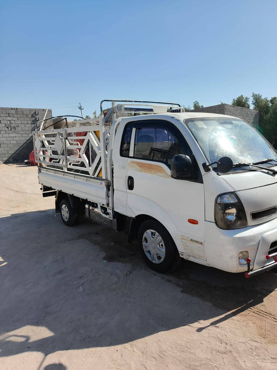 السلام عليكم سيارة كيا بنگو موديل 2016 تبريد ثلج 🥶🥶 مكينة وكير وحدادية جديدة مكينة صار شهر من شادها  رقم ميسان /أ/ مشروع وطني كفالة عامه من طگت الچاكوچ المحجر مو ويا السيارة السعر 110 بيها مجال بسيط مكان السيارة البصرة قضاء سفوان رقم صاحب السيارة ***********
