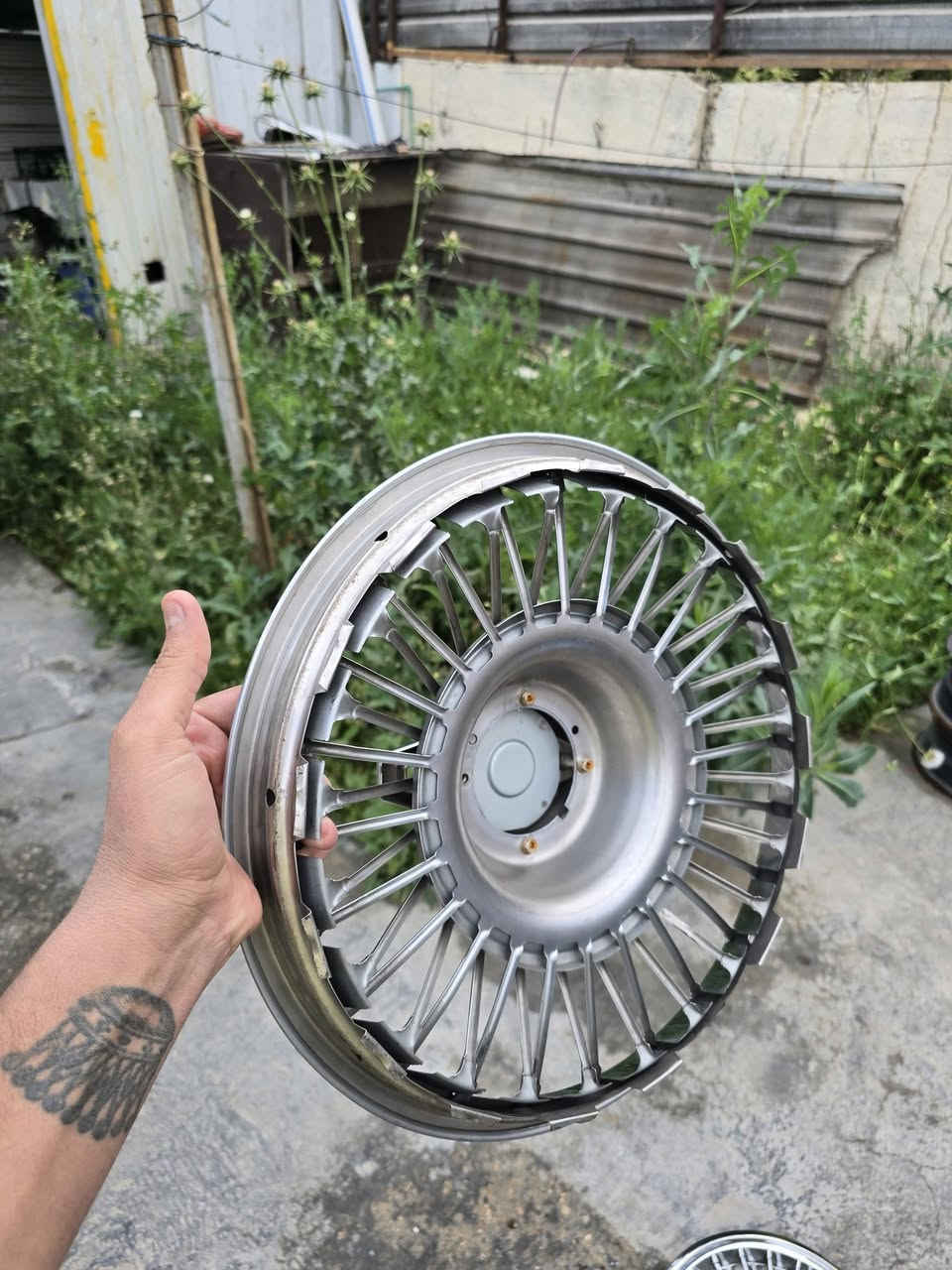 كبات موستنج حجم 14 للبيع.
عنوان بغداد شارع فلسطين
سعر 650
***********
