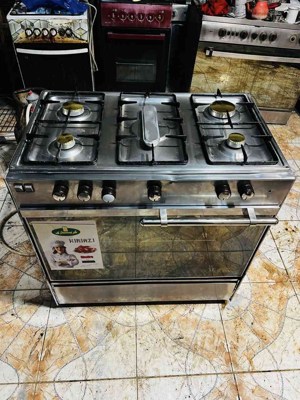 طباخ عشتار باب اول
كله شغال للبيع او المراوس نجف حي النداء 
***********واتساب فقط
