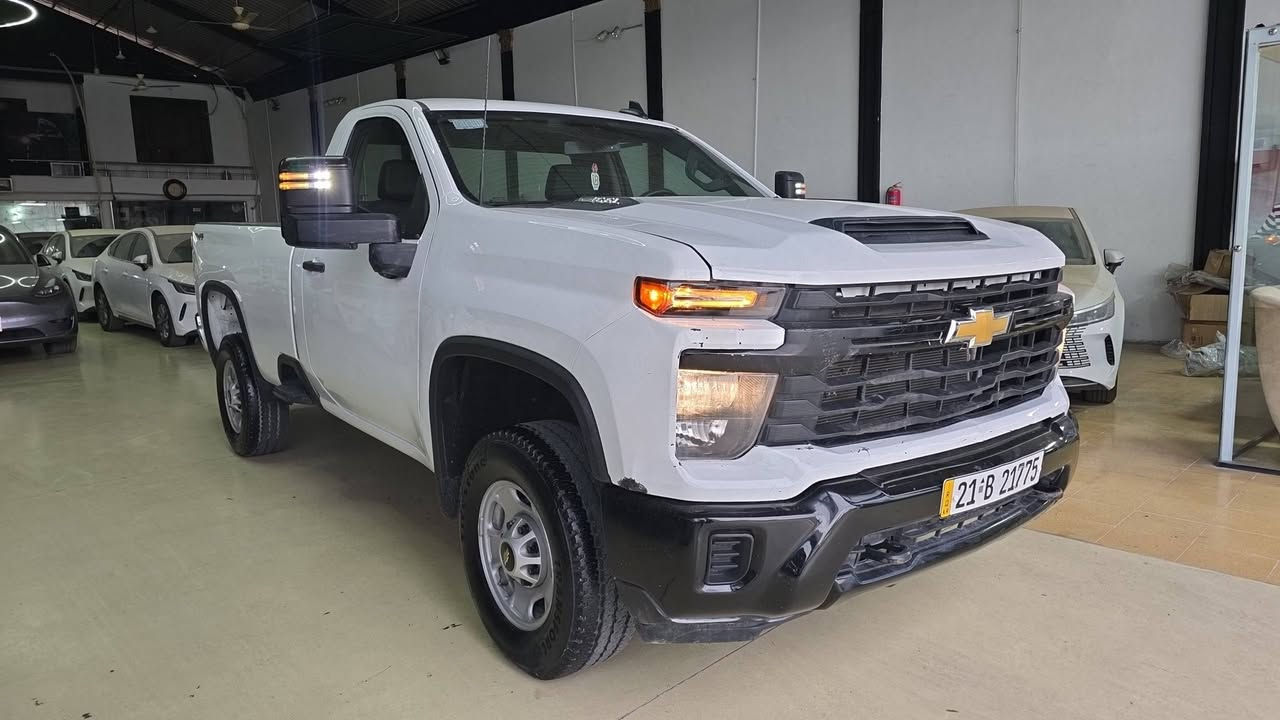 سلام عليكم للبيع سلفرادو موديل 2024 ٨برغي ٨سلندر حجم محرك ٦٦٠٠ مواصفات رادار بصمه خط طريق مرايه شفت توو ويل بي سبغ باب نفر شويه ب تكمه رقم شاصي موجود رقم تليفون واتساب ***********
