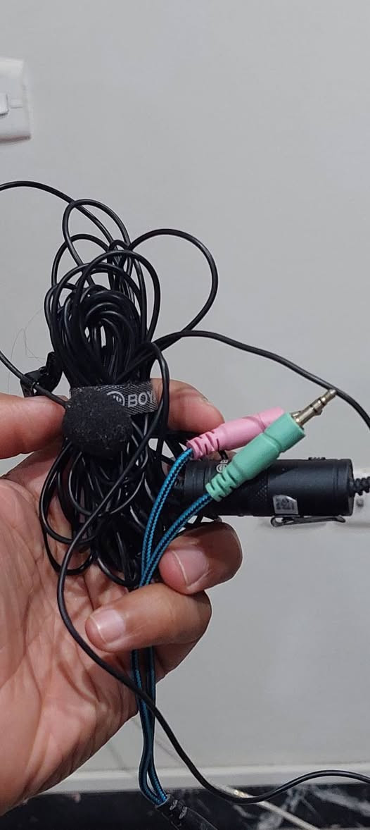 السلام عليكم سماعات راس غنيه عن التعريف من شركه DT 770 /PRO 250 OHM وياهه نك مايك مثل ما موضح بالصوره 
السعر 125
للاستفسار ***********
