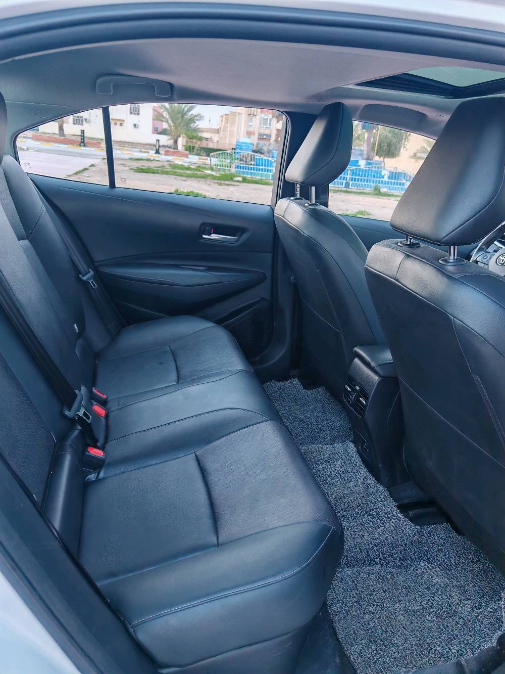 📍 للبيع: تويوتا كورولا هايبرد ٢٠٢٤ وارد صين شكل خليجي- بحالة ممتازة
المسافة المقطوعة : ٥٣،٠٠٠ كم
​لوحة الأرقام: بغداد

✅ فتحة سقف كهربائية [sunroof].
✅ مقاعد جلدية نظيفة.
✅ شاشة عرض مع كاميرا خلفية.
✅ أزرار تحكم بالمقود (تحكم ستيرن).
✅ فتحات تكييف خلفية (تبريد ممتاز).
✅ بدون حادث 
✅ كير، محرك، تكييف بحال ممتازة جداً. 
​
​السعر المطلـوب: $ 148 
​للتواصل والاستفسار:
📞 *********** واتساب
