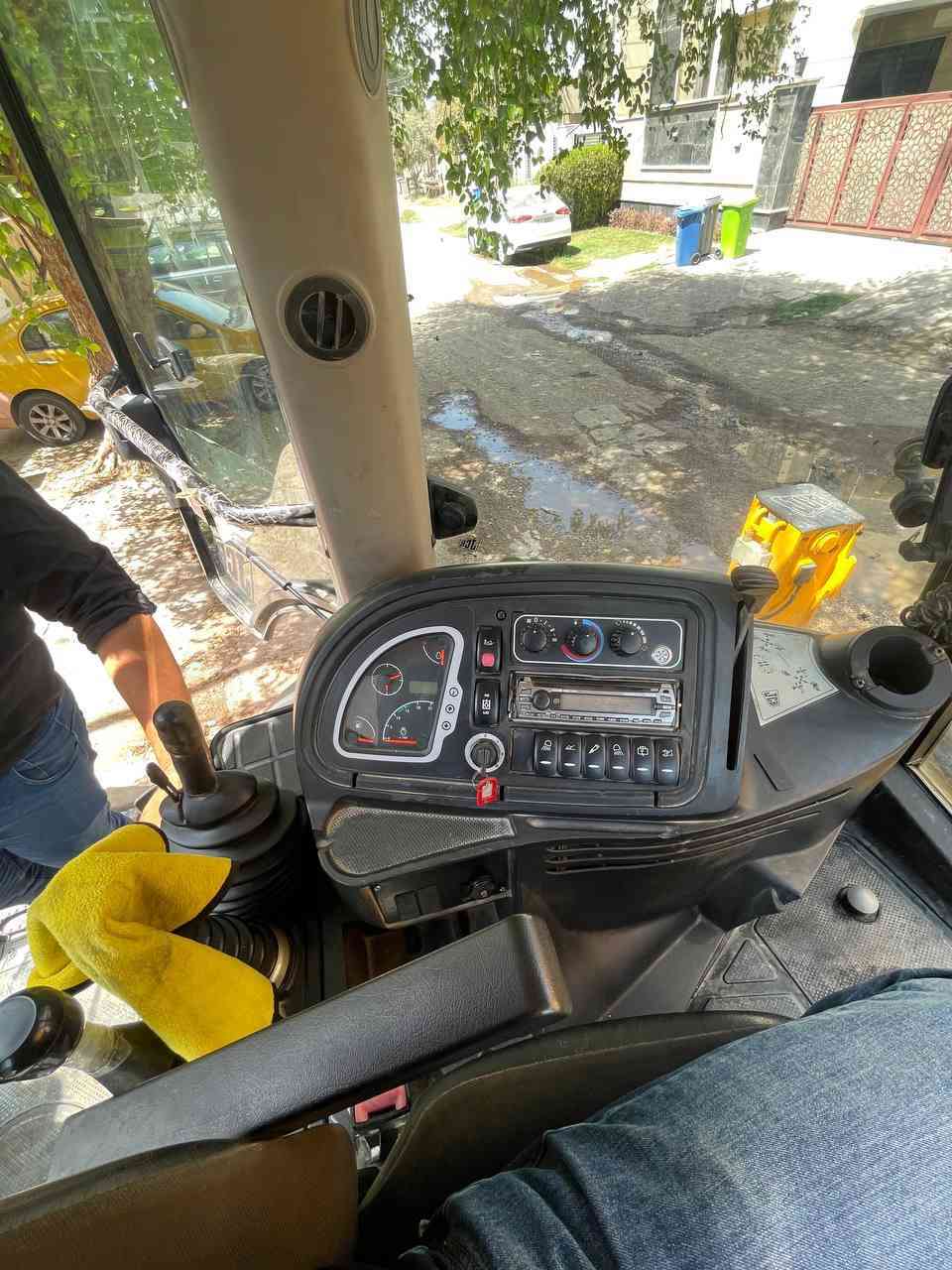 جيسي بي للبيع ***********
