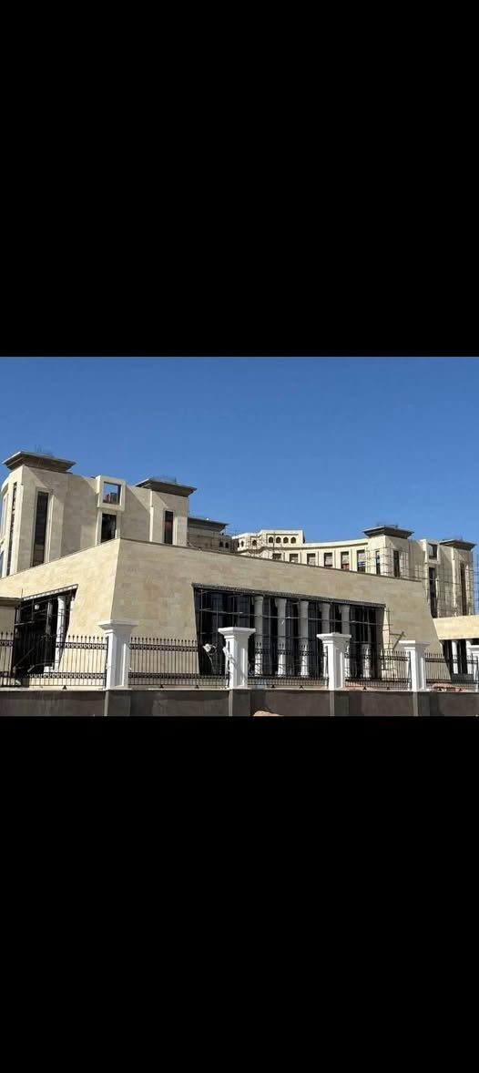لا تكول عقلك تجاري وتفتهم باداره الأموال
وانت بعدك ممستثمر ارض يم المجمع الحكومي 
سعر القطعه ١٠ملايين  
مساحه ٢٥٠متر 
طابو صرف
الاستفسار الاتصال ‏‪***********‬‏

