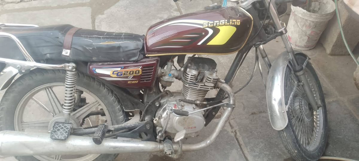 السلام عليكم دراجه ايراني 4 قير السعر 350 بس الهندر خارط المكان بغداد الحسينيه مستعجل على بيعتها وهذا رقم الموبايل***********
