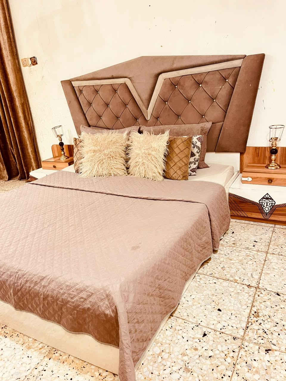 غرفه تركيه باب اول 6قطع نضيفه مثل الصور
السعر450👉

المكان زعفرانيه واكوتوصيل بكروه👉

الشراي فقط يتصل موجود واتساب***********
