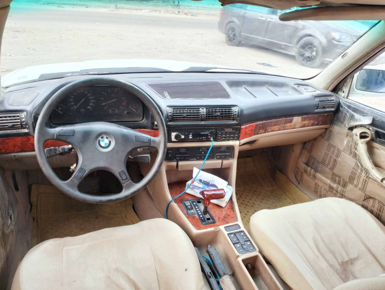 BM
735 
رقم كربلا راعيها طويريج سنويه 19 
حداديه تعبانه 
الكير كايم 
محرك جيد 
غرفه نضيفه 
تبريد شغال 
كهربائيات شغاله 
ناصريه مركز 
السعر 20 قفللللللل 
للتواصل 
***********
واتساب ناصرية, ذي قار
